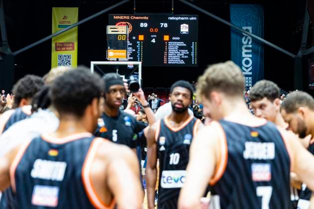 29 10 2025, xomx, Basketball BKT EuroCup 2025 2026, NINERS Chemnitz ratiopharm ulm v l The game is over The Niners from Chemnitz win the match 89 78 Chemnitz