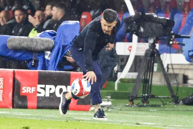 Dennis Hediger FC Zurich, Interim coach , Switzerland, Football, Super League, Matchday 11, 2025 2026, FC Basel 1893 vs FC Zurich, 29 10 2025, Sankt Jakob Park, Basel, Switzerland Basel Sankt Jakob Park Canton Basel City Switzerland Copyright: xGrantxHubbsx