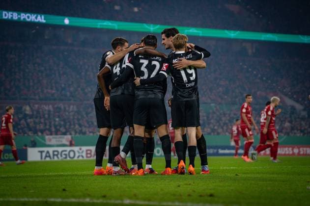 Germany Soccer DFB Cup 2025 26, 2nd round Fortuna Düsseldorf vs SC Freiburg Merkur Spiel Arena Düsseldorf Goal and goal celebration to 1 0 by Igor Matanovic SC Freiburg, 31 Joy, emotions, jubilation Copyright: xCELINAxLEIERSx