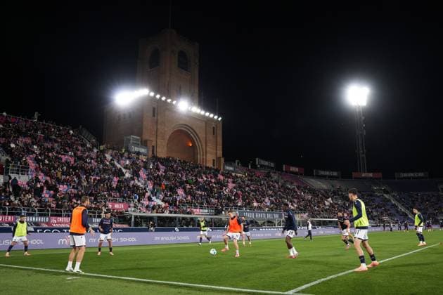 warm up Bologna during the Serie A soccer match between Bologna and Torino at the Renato DallÕAra Stadium in Bologna, north Italy - Wednesday, October 29, 2025 -  Copyright: xMassimoxPaolone LaPressex