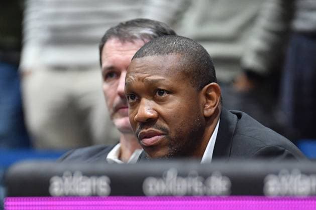 Ty Harrelson Coach, Head Coach, ratiopharm ulm li and Tyron McCoy Assistant Coach, Assistant Coach, ratiopharm ulm shortly before the final whistle GER, NINERS Chemnitz vs ratiopharm ulm, Basketball, BKT EuroCup, Matchday 5, Season 2025 2026, 29 10 2025 GER, NINERS Chemnitz vs ratiopharm ulm, Basketball, BKT EuroCup, Matchday 5, Season 2025 2026, 29 10 2025 Chemnitz Copyright: xEibner-Pressefoto BertxHarzerx EP_BHR