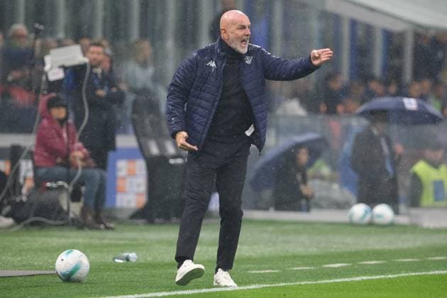 Stefano Pioli, head coach of ACF Fiorentina during the soccer match between FC Internazionale and ACF Fiorentina, MD9 of Serie A Enilive Italian soccer championship 2025 2026 at Giuseppe Meazza Stadium on October 29, 2025, Milan, Italy.  Copyright: xRobertoxTommasini IPAxSportx xipa-agency.netx xx IPA_67242164 IPA_Agency_IPA67242164