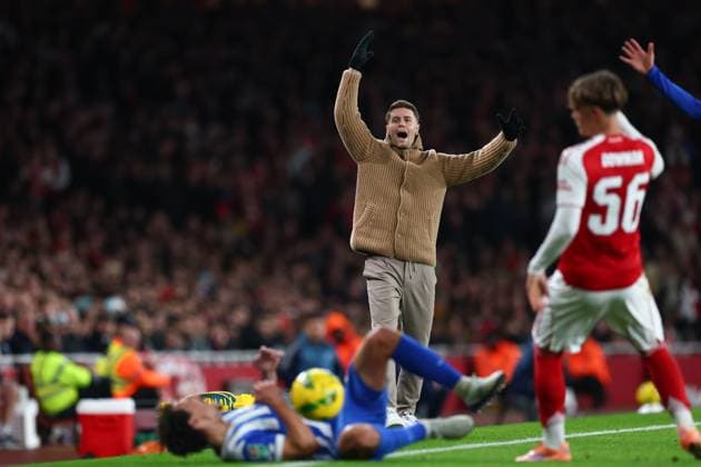 Fabian Hurzeler manager of Brighton & Hove Albion reacts Arsenal v Brighton and Hove Albion, EFL Carabao Cup, Fourth Round, Football, Emirates Stadium, London, UK - 29 Oct 2025London Emirates Stadium United Kingdom EDITORIAL USE ONLY No use with unauthorised audio, video, data, fixture lists, club league logos or live services. Online in-match use limited to 120 images, no video emulation. No use in betting, games or single club league player publications. Copyright: xSimonxDael Shutterstockx 15627827aj