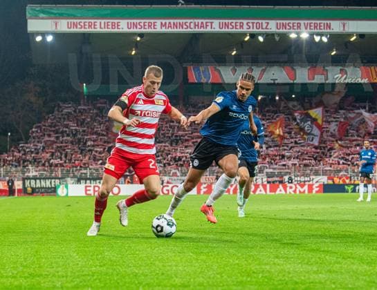 Soccer, Men, Season 2025 2026, DFB Pokal 2 Round , 1 FC Union Berlin DSC Arminia Bielefeld, f l Tim Skarke 1 FC Union Berlin , Joel Felix Bielefeld , 29 10 2025, Copyright: xSebastianxRäppold MatthiasxKochx