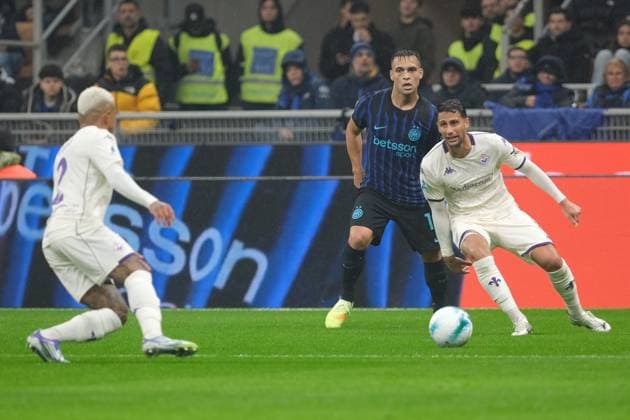 Lautaro Martinez of FC Internazionale is in action during the soccer match between FC Internazionale and ACF Fiorentina, MD9 of Serie A Enilive Italian soccer championship 2025 2026 at Giuseppe Meazza Stadium on October 29, 2025, Milan, Italy.  Copyright: xRobertoxTommasini IPAxSportx xipa-agency.netx xx IPA_67242879 IPA_Agency_IPA67242879