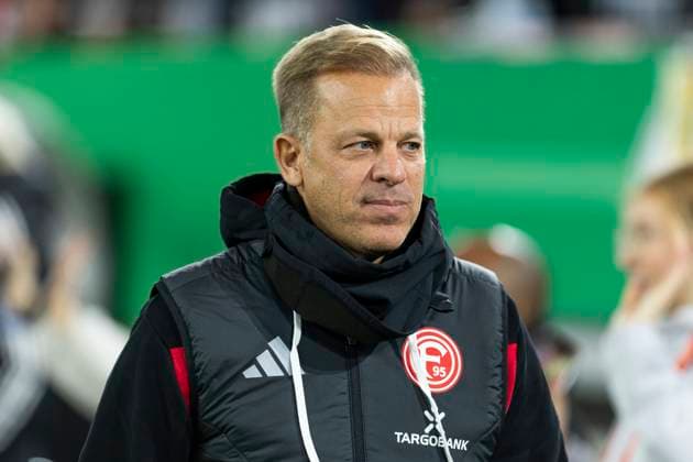 DUESSELDORF, GERMANY - OCTOBER 29: Markus Anfang (Fortuna Duesseldorf, Headcoach) before the DFB Pokal match between Fortuna Duesseldorf and SC Freiburg in the second round of DFB Pokal at Merkur-Spiel-Arena on October 29, 2025 in Duesseldorf, Germany. DFL regulations prohibit any use of photographs as image sequences and or quasi-video NRW Deutschland Copyright: xBEAUTIFULxSPORTS Meuselx