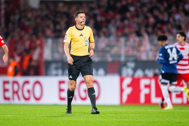 29 10 2025 Football, 2025 2026, 2 Main Round, 1 FC Union Berlin DSC Arminia Bielefeld Harm Osmers Referee DFB REGULATIONS PROHIBIT ANY USE OF PHOTOGRAPHS AS IMAGE SEQUENCES AND OR QUASI VIDEO