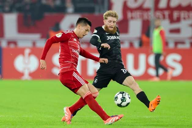 Shinta Appelkamp (Fortuna Duesseldorf) und Jan-Niklas Beste (SC Freiburg) kaempfen um den Ball, DFB-Pokal, Fortuna Duesseldorf v SC Freiburg, Merkur Spiel Arena am 29. October 2025 in Duesseldorf, Deutschland. (Foto von Marco Steinbrenner DeFodi Images) Shinta Appelkamp (Fortuna Duesseldorf) und Jan-Niklas Beste (SC Freiburg) battle for the ball, DFB-Pokal, Fortuna Duesseldorf v SC Freiburg, Merkur Spiel Arena, October 29, 2025 in Duesseldorf, Germany. (Photo by Marco Steinbrenner DeFodi Images) DFB DFL REGULATIONS PROHIBIT ANY USE OF PHOTOGRAPHS AS IMAGE SEQUENCES AND OR QUASI-VIDEO. Shinta Appelkamp Fortuna Duesseldorf and Jan Niklas Beste SC Freiburg battle for the ball, DFB Pokal, Fortuna Duesseldorf v SC Freiburg, Merkur Spiel Arena, October 29, 2025 in Duesseldorf, Germany Photo by Marco Steinbrenner DeFodi Images Shinta Appelkamp Fortuna Duesseldorf and Jan Niklas Beste SC Freiburg battle for the ball, DFB Pokal, Fortuna Duesseldorf v SC Freiburg, Merkur Spiel Arena, October 29, 2025 in Duesseldorf, Germany Photo by Marco Steinbrenner DeFodi Images DFB DFL REGULATIONS PROHIBIT ANY USE OF PHOTOGRAPHS AS IMAGE SEQUENCES AND OR QUASI VIDEO