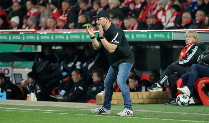 Coach Steffen Baumgart fires up Single image Crop action Sport Soccer Football DFB Pokal 2 Round Men Season 2025 2026 29 10 2025 1 FC Union Berlin FCU vs DSC Arminia Bielefeld DFL regulations prohibit any use of photographs as image sequences and or quasi video