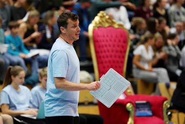 BAU 29 10 2025 Ludwigsburg Volleyball Barock Volleys MTV Ludwigsburg vs ASV Dachau, Coach Patrick Steuerwald Dachau