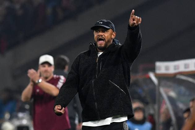 Trainer Vincent Kompany (FC Bayern Muenchen) gestikuliert, gestik waehrend des Spiels der 2. Runde im DFB-Pokal zwischen 1. FC Köln und FC Bayern München im Rhein-Energie-Stadion am 29. October 2025 in Köln, Deutschland. (Foto von Ralf Treese DeFodi Images) +++ Trainer Vincent Kompany (FC Bayern Muenchen) gestures during the DFB-Cup - Second Round match between 1. FC Koeln and FC Bayern München at Rhein-Energie-Stadion on October 29, 2025 in Koeln, Germany. (Photo by Ralf Treese DeFodi Images) DFB DFL REGULATIONS PROHIBIT ANY USE OF PHOTOGRAPHS AS IMAGE SEQUENCES AND OR QUASI-VIDEO. (Photo by Ralf Treese DeFodi Images) Coach Vincent Kompany FC Bayern Muenchen gestures, gestures during the DFB Cup Second Round match between 1 FC Koeln and FC Bayern München at Rhein Energie Stadion on October 29, 2025 in Koeln, Germany Photo by Ralf Treese DeFodi Images Trainer Vincent Kompany FC Bayern Muenchen gestures during the DFB Cup Second Round match between 1 FC Koeln and FC Bayern München at Rhein Energie Stadion on October 29, 2025 in Koeln, Germany Photo by Ralf Treese DeFodi Images DFB DFL REGULATIONS PROHIBIT ANY USE OF PHOTOGRAPHS AS IMAGE SEQUENCES AND OR QUASI VIDEO Photo by Ralf Treese DeFodi Images