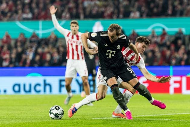 COLOGNE, GERMANY - OCTOBER 29: Harry Kane (FC Bayern Muenchen, 9) defends the ball against Eric Martel (1. FC Koeln, 6) during the DFB Pokal match between 1. FC Koeln vs. FC Bayern Muenchen at RheinEnergiestadion on matchday 2 of DFB Pokal on October 28, 2025 in Cologne, Germany. DFB REGULATIONS PROHIBIT ANY USE OF PHOTOGRAPHS AS IMAGE SEQUENCES AND OR QUASI-VIDEO. North Rhine Westphalia Germany Copyright: xBEAUTIFULxSPORTS Wunderlx
