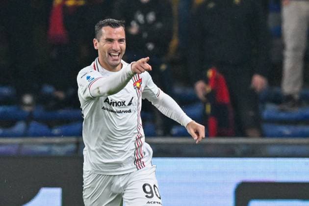 Cremonese s Federico Bonazzoli celebrates after scoring a goal for his team during the Serie A soccer match between Genoa and Cremonese at the Luigi Ferraris Stadium in Genoa, Italy - Wednesday 29, October 19, 2025. - Soccer .  Copyright: xTanoxPecoraro LaPressex