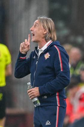 Cremonese s head coach Davide Nicola during the Serie A soccer match between Genoa and Cremonese at the Luigi Ferraris Stadium in Genoa, Italy - Wednesday 29, October 19, 2025. - Soccer .  Copyright: xTanoxPecoraro LaPressex