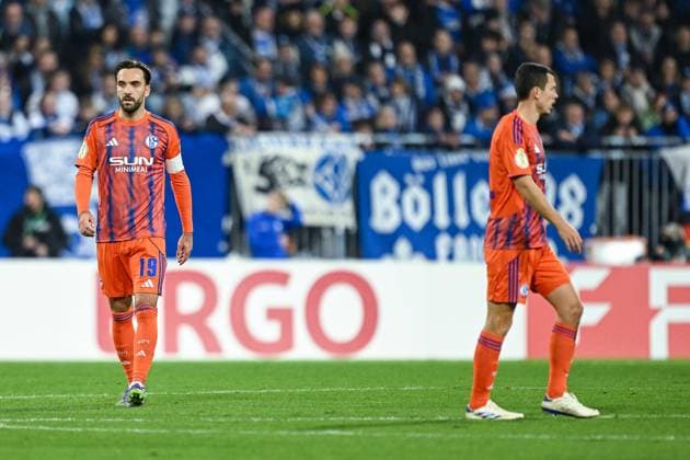 29 10 2025, Football, DFB Cup, 2 Round, Season 2025 2026, FC Schalke 04 SV Darmstadt 98, Kenan Karaman FC Schalke 04 , Ron Schallenberg FC Schalke 04 xRHR PHOTO YYx Copyright: KROEGER RHR-FOTOx RHR-FOTO YY