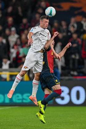 GenoaÕs Johan Vasquez jumps for the ball during the Serie A soccer match between Genoa and Cremonese at the Luigi Ferraris Stadium in Genoa, Italy - Wednesday 29, October 19, 2025. - Soccer .  Copyright: xTanoxPecoraro LaPressex