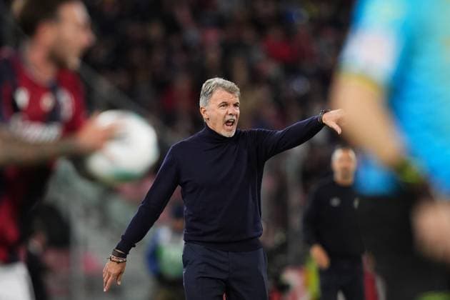 TorinoÕs head coach Marco Baroni shouts instructions to his players during the Serie A soccer match between Bologna and Torino at the Renato DallÕAra Stadium in Bologna, north Italy - Wednesday, October 29, 2025 -  Copyright: xMassimoxPaolone LaPressex