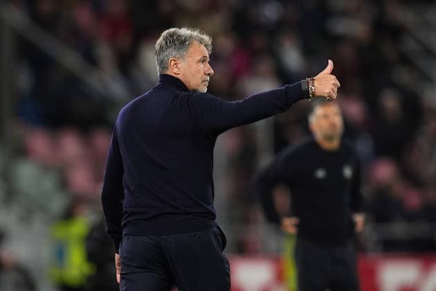 TorinoÕs head coach Marco Baroni shouts instructions to his players during the Serie A soccer match between Bologna and Torino at the Renato DallÕAra Stadium in Bologna, north Italy - Wednesday, October 29, 2025 -  Copyright: xMassimoxPaolone LaPressex