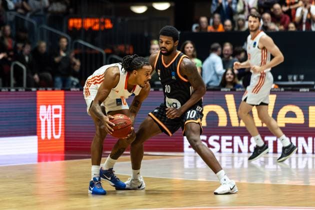 GER, BKT EuroCup, Season 2025 2026, Niners Chemnitz Ratiopharm Ulm 29 10 2025, Fair, Chemnitz, GER, BKT EuroCup, Season 2025 2026, Niners Chemnitz Ratiopharm Ulm Kevin Yebo Niners Chemnitz, 0 , Malik Osborne Ratiopharm Ulm, 10 Photo Alexander Trienitz Chemnitz Fair Saxony Germany