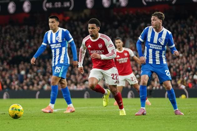 Arsenal v Brighton & Hove Albion, Carabao Cup Ethan Nwaneri of Arsenal under pressure from Olivier Boscagli of Brighton & Hove Albion during the Arsenal v Brighton & Hove Albion Carabao Cup Round of 16 match at the Emirates Stadium, London, England on 29 October 2025 Credit: Dylan Hepworth Every Second Media Editorial use only. All images are copyright Every Second Media Limited. No images may be reproduced without prior permission. All rights reserved. Premier League and Football League images are subject to licensing agreements with Football DataCo Limited. see https: www.football-dataco.com Copyright: xIMAGO EveryxSecondxMediax ESM-1646-0030 DylanxHepworthx xEveryxSecondxMediax