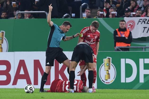 Soccer DFB Cup 2nd round Fortuna Düsseldorf SC Freiburg on 29 10 2025 at Merkur Spiel Arena in Düsseldorf Matthias Zimmermann Düsseldorf injured on the ground DFB regulations prohibit any use of photographs as image sequences and or quasi video xRx