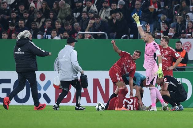 Soccer DFB Cup 2nd round Fortuna Düsseldorf SC Freiburg on 29 10 2025 at Merkur Spiel Arena in Düsseldorf Matthias Zimmermann Düsseldorf injured on the ground DFB regulations prohibit any use of photographs as image sequences and or quasi video xRx