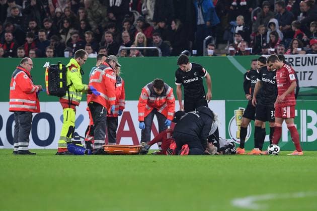 Soccer DFB Cup 2nd round Fortuna Düsseldorf SC Freiburg on 29 10 2025 at Merkur Spiel Arena in Düsseldorf Matthias Zimmermann Düsseldorf injured on the ground DFB regulations prohibit any use of photographs as image sequences and or quasi video xRx