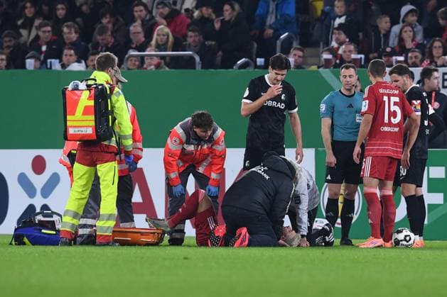 Soccer DFB Cup 2nd round Fortuna Düsseldorf SC Freiburg on 29 10 2025 at Merkur Spiel Arena in Düsseldorf Matthias Zimmermann Düsseldorf injured on the ground DFB regulations prohibit any use of photographs as image sequences and or quasi video xRx