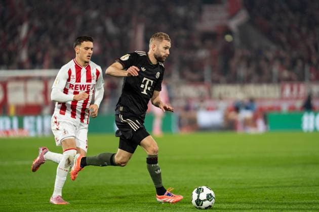 GER, DFB Pokal 2 Runde, 1 FC Köln vs FC Bayern München Muenchen 29 10 2025, RheinEnergieSTADION, Köln, GER, DFB Pokal 2 Runde, 1 FC Köln vs FC Bayern München Muenchen im Bild Konrad Laimer FC Bayern München Muenchen, 27 Einzelaktion Ganzkörper Ganzkoerper Ball am Fuß nordphotoxGmbHxx xChristianxSchulze nph000300