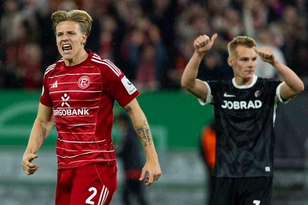 DFB Pokal, Fortuna Duesseldorf vs SC Freiburg, 29 10 2025 DUESSELDORF, GERMANY OCTOBER 29 Jesper Norman Daland Fortuna Duesseldorf, 2 angry after the disallowed goal during the DFB Pokal match between Fortuna Duesseldorf and SC Freiburg in the second round of DFB Pokal at Merkur Spiel Arena on October 29, 2025 in Duesseldorf, Germany DFL regulations prohibit any use of photographs as image sequences and or quasi video Copyright: xBEAUTIFULxSPORTS Meuselx