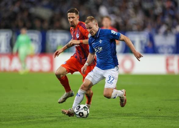 29 10 2025, xdcx, Fußball DFB Pokal 2 Runde, SV Darmstadt 98 FC Schalke 04, emonline, emspor, despor, v l , Janik Bachmann FC Schalke 04 , Fabian Holland SV Darmstadt 98 DFL DFB REGULATIONS PROHIBIT ANY USE OF PHOTOGRAPHS AS IMAGE SEQUENCES AND OR QUASI VIDEO Copyright: HMBxMedia Claus