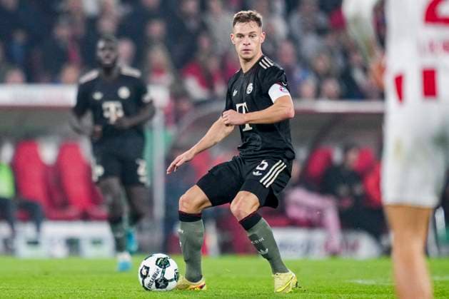 COLOGNE, GERMANY - OCTOBER 29: Joshua Kimmich of Bayern Munchen dribbles with the ball during the DFB Cup match between 1. FC Koln and FC Bayern Munchen at RheinEnergieStadion on October 29, 2025 in Cologne, Germany. (Photo by Rene Nijhuis) SPO  Copyright: xRenexNijhuis