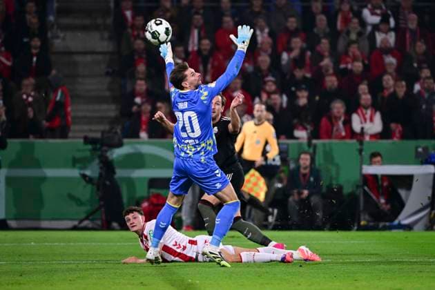 Goal for 1 2 by Harry Kane 9 FC Bayern Muenchen , 1 FC Koeln vs FC Bayern Muenchen, DFB Pokal, 2 Runde, 29 10 2025 DFB regulations prohibit any use of photographs as image sequences and or quasi video Koeln Nordrhein Westfalen Germany Copyright: xkolbert-press MarcxNiemeyerx