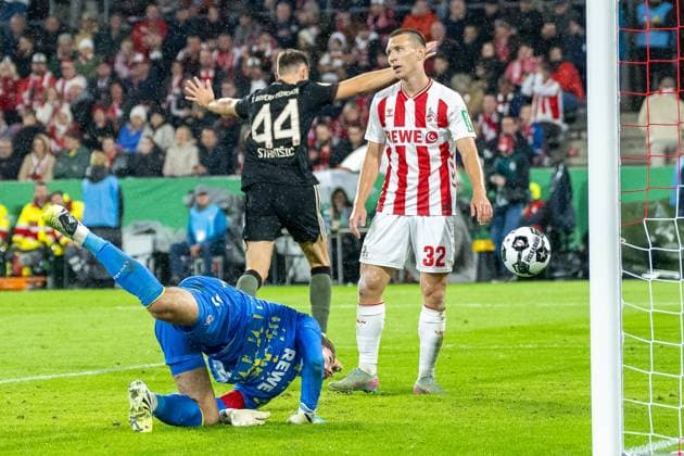 29 10 2025, Football DFB Pokal, Season 2025 2026, 2 Round, 1 FC Koeln vs FC Bayern Muenchen at RheinEnergie Stadion in Koeln After the goal to 4 1 Kristoffer Lund Hansen 1 FC Koeln, 32 is disappointed Important note According to the regulations of the DFL German Football League or the DFB German Football Association it is prohibited, to utilize or have utilized photographs taken in the stadium and or of the match in the form of sequential images and or video-like photo series Foto Kirchner Media Thomas Haesler Copyright: xKirchner-Media ThomasxHaeslerx