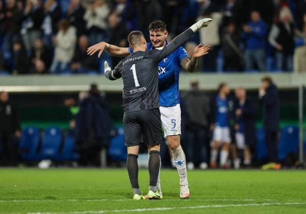29 10 2025, xdcx, Fußball DFB Pokal 2 Runde, SV Darmstadt 98 FC Schalke 04, emonline, emspor, despor, v l , Torwart Marcel Schuhen SV Darmstadt 98 , Matej Maglica SV Darmstadt 98 jubelnd bejubelt jubeln jubeln DFL DFB REGULATIONS PROHIBIT ANY USE OF PHOTOGRAPHS AS IMAGE SEQUENCES AND OR QUASI VIDEO Copyright: HMBxMedia Claus