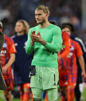 29 10 2025, xdcx, Fußball DFB Pokal 2 Runde, SV Darmstadt 98 FC Schalke 04, emonline, emspor, despor, v l , Loris Karius FC Schalke 04 enttaeuscht, enttaeuscht Blickend, dissapointed, traurig, frustiert, frust, gefrustet DFLB DFB REGULATIONS PROHIBIT ANY USE OF PHOTOGRAPHS AS IMAGE SEQUENCES AND OR QUASI VIDEO Copyright: HMBxMedia Claus