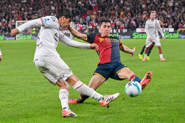 GenoaÕs Patrizio Masini fights for the ball during the Serie A soccer match between Genoa and Cremonese at the Luigi Ferraris Stadium in Genoa, Italy - Wednesday 29, October 19, 2025. - Soccer .  Copyright: xTanoxPecoraro LaPressex