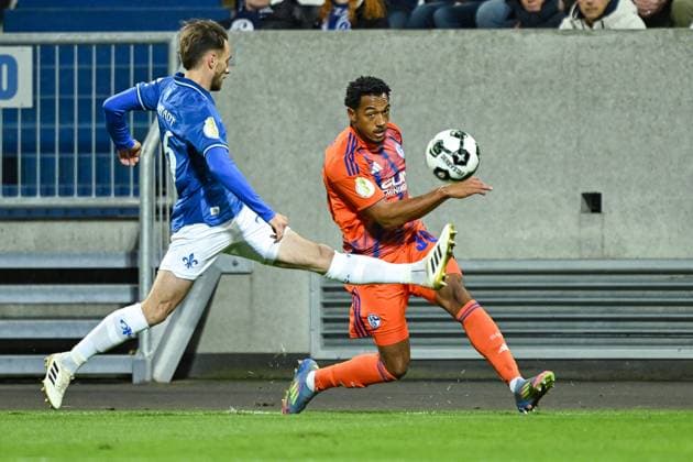 29 10 2025, Football, DFB Cup, 2 Round, Season 2025 2026, FC Schalke 04 SV Darmstadt 98, Anton Donkor FC Schalke 04 xRHR PHOTO YYx Copyright: KROEGER RHR-FOTOx RHR-FOTO YY