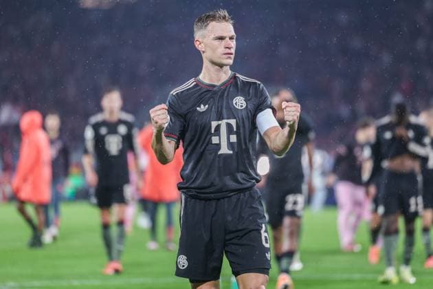 Soccer DFB Pokal 2 Round 1 FC Köln FC Bayern München on 29 10 2025 at RheinEnergieStadion in Cologne Joshua Kimmich Munich celebrates the victory after the match DFB regulations prohibit any use of photographs as image sequences and or quasi video xJRx