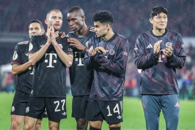 Soccer DFB Pokal 2 Round 1 FC Köln FC Bayern München on 29 10 2025 at RheinEnergieStadion in Cologne f l n r Konrad Laimer Munich , Nicolas Jackson Munich , Luis Diaz Munich , Min jae Kim Munich celebrate the victory after the match DFB regulations prohibit any use of photographs as image sequences and or quasi video xJRx