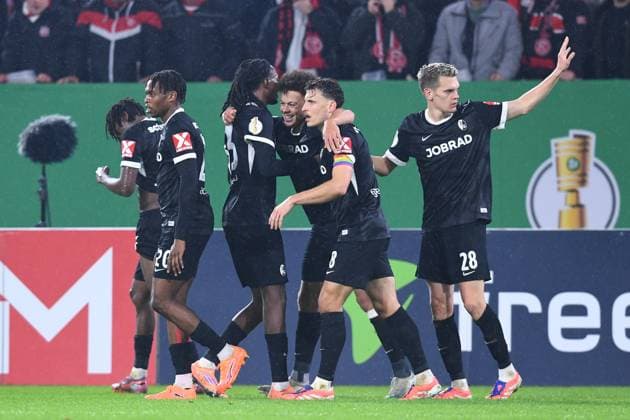 Soccer DFB Cup 2nd round Fortuna Düsseldorf SC Freiburg on 29 10 2025 at Merkur Spiel Arena in Düsseldorf Goal celebration for 1 3 by Derry Scherhant Freiburg DFB regulations prohibit any use of photographs as image sequences and or quasi video xRx