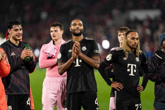 GER, DFB Pokal 2 Runde, 1 FC Köln vs FC Bayern München Muenchen 29 10 2025, RheinEnergieSTADION, Köln, GER, DFB Pokal 2 Runde, 1 FC Köln vs FC Bayern München Muenchen im Bild Jonathan Tah FC Bayern München Muenchen, 4 cheers, claps his hands, gestures, facial expressions, emotions, celebrates the victory nordphotoxGmbHxx xChristianxSchulze nph000300