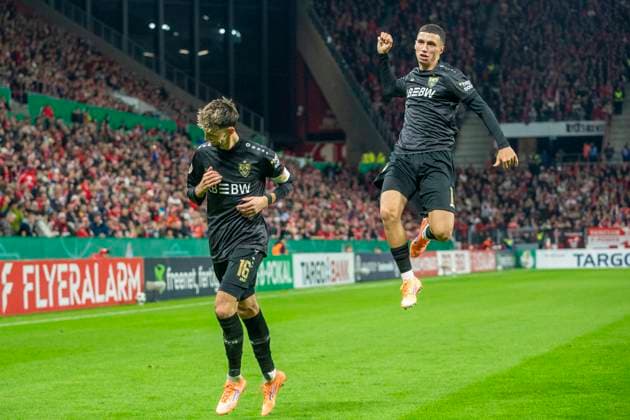 GER, Mainz, Soccer, DFB Cup, 2nd main round, FSV Mainz 05 vs VFB Stuttgart in the picture from l Atakan Karazor VFB Stuttgart 16 , Bilal El Khannouss VFB Stuttgart 11 , Goal celebration 29 10 2025, MEWA Arena Mainz DFB REGULATIONS PROHIBIT ANY USE OF PHOTOGRAPHS AS IMAGE SEQUENCES AND OR QUASI VIDEO, Copyright: HMBxMedia PaulxFritz