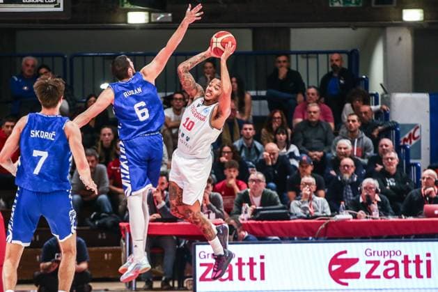 Troy Caupain (Unahotels Reggio Emilia) during UNA Hotels Reggio Emilia vs KK Cibona, Basketball FIBA Europe Cup match in Reggio Emilia, Italy, October 29 2025  Copyright: xAlessandroxCatellani IPAxSportx xipa-agency.netx xx IPA_67247464 IPA_Agency_IPA67247464