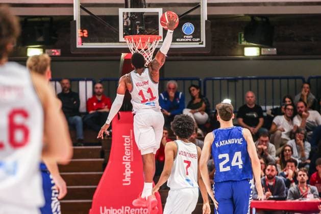 Bryson Williams (Unahotels Reggio Emilia) during UNA Hotels Reggio Emilia vs KK Cibona, Basketball FIBA Europe Cup match in Reggio Emilia, Italy, October 29 2025  Copyright: xAlessandroxCatellani IPAxSportx xipa-agency.netx xx IPA_67247617 IPA_Agency_IPA67247617