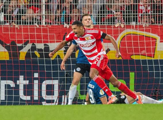 Fußball, Herren, Saison 2025 2026, DFB-Pokal (2. Runde), 1. FC Union Berlin - DSC Arminia Bielefeld, Danilho Doekhi (1. FC Union Berlin), Jubel nach Tor zum 2:1, 29.10.2025, Copyright: xSebastianxRäppold MatthiasxKochx
