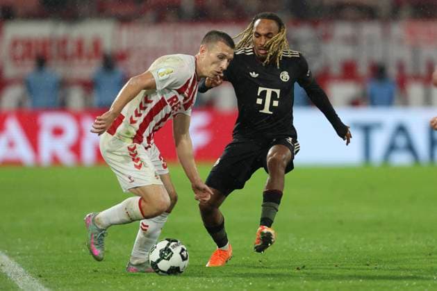 Kristoffer Lund (1. FC Koeln) und Michael Olise (FC Bayern München) im Zweikampf waehrend des DFB-Pokal Spiels 1.FC Köln v FC Bayern München, RheinEnergieStadion am 29. October 2025 in Köln, Deutschland. (Foto von Oliver Kaelke DeFodi Images) +++ Kristoffer Lund (1. FC Koeln) und Michael Olise (FC Bayern München) battle for the ball during the DFB-Pokal match between 1.FC Köln v FC Bayern München at RheinEnergieStadion on October 29, 2025 in Cologne, Germany. (Photo by Oliver Kaelke DeFodi Images) (Photo by Oliver Kaelke DeFodi Images) Kristoffer Lund 1 FC Koeln and Michael Olise FC Bayern München in a duel during the DFB Pokal match between 1 FC Köln v FC Bayern München, RheinEnergieStadion on October 29, 2025 in Cologne, Germany Photo by Oliver Kaelke DeFodi Images Kristoffer Lund 1 FC Koeln und Michael Olise FC Bayern München battle for the ball during the DFB Pokal match between 1 FC Köln v FC Bayern München at RheinEnergieStadion on October 29, 2025 in Cologne, Germany Photo by Oliver Kaelke DeFodi Images Photo by Oliver Kaelke DeFodi Images