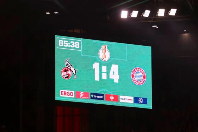Anzeigetafel zeigt das Ergebnis von 1:4 an waehrend des DFB-Pokal Spiels 1.FC Köln v FC Bayern München, RheinEnergieStadion am 29. October 2025 in Köln, Deutschland. (Foto von Oliver Kaelke DeFodi Images) +++ Anzeigetafel displays the result of 1:4. during the DFB-Pokal match between 1.FC Köln v FC Bayern München at RheinEnergieStadion on October 29, 2025 in Cologne, Germany. (Photo by Oliver Kaelke DeFodi Images) (Photo by Oliver Kaelke DeFodi Images) Scoreboard displays the result of 1 4 during the DFB Pokal match 1 FC Köln v FC Bayern München, RheinEnergieStadion on October 29, 2025 in Cologne, Germany Photo by Oliver Kaelke DeFodi Images Scoreboard displays the result of 1 4 during the DFB Pokal match between 1 FC Köln v FC Bayern München at RheinEnergieStadion on October 29, 2025 in Cologne, Germany Photo by Oliver Kaelke DeFodi Images Photo by Oliver Kaelke DeFodi Images