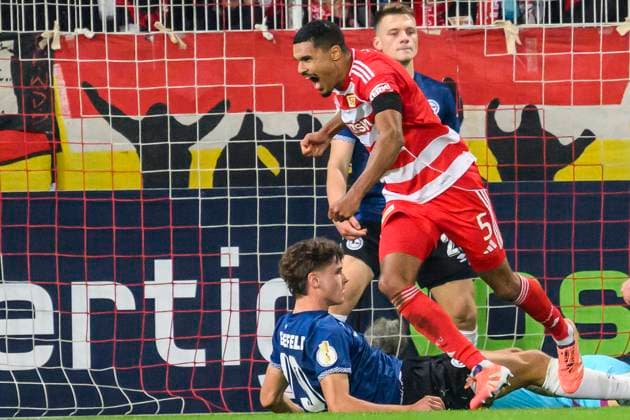 in the picture from left Danilho Doekhi 1 FC Union , scores goal for 2 1, GER, Berlin, 1 FC Union Berlin vs Arminia Bielefeld DFB Pokal , Bundesliga, Football, DFB, Spielzeit 2025 2026, Alte Foersterei, DFB DFL REGULATIONS PROHIBIT ANY USE OF PHOTOGRAPHS AS IMAGE SEQUENCES AND OR QUASI VIDEO, 29 10 25,in the picture from left goal, hit, jubilation, Goal celebration, joy, enthusiasm, celebrates, Danilho Doekhi 1 FC Union , scores goal for 2 1,victory, GER, Berlin, 1 FC Union Berlin vs Arminia Bielefeld DFB Pokal , Bundesliga, football, DFB, season 2025 2026, Alte Foersterei, DFB DFL REGULATIONS PROHIBIT ANY USE OF PHOTOGRAPHS AS IMAGE SEQUENCES AND OR QUASI VIDEO, 29 10 25, Copyright: HMBxMedia UwexKoch