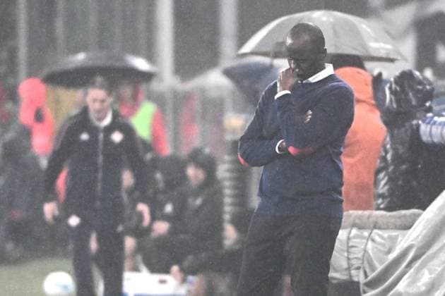October 29, 2025, Genoa, ITALY: Genoa s coach Patrick Viera reacts during the Italian Serie A soccer match Genoa Cfc vs Us Cremonese at Luigi Ferraris stadium in Genoa, Italy, 29 october 2025..ANSA LUCA ZENNARO. Soccer: Serie A; Genoa Cfc Vs Us Cremonese  - ZUMAa110 20251029_zaf_a110_096 Copyright: xLucaxZennarox